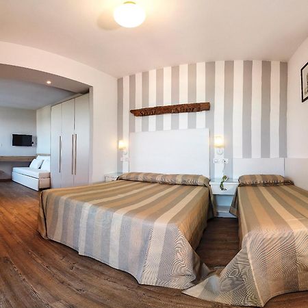 Hotel Derby Exclusive Мілано-Маріттіма Екстер'єр фото