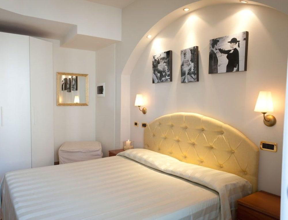 Hotel Derby Exclusive Мілано-Маріттіма Екстер'єр фото
