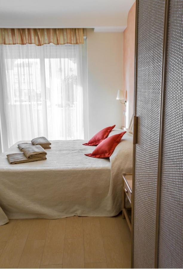 Hotel Derby Exclusive Мілано-Маріттіма Екстер'єр фото