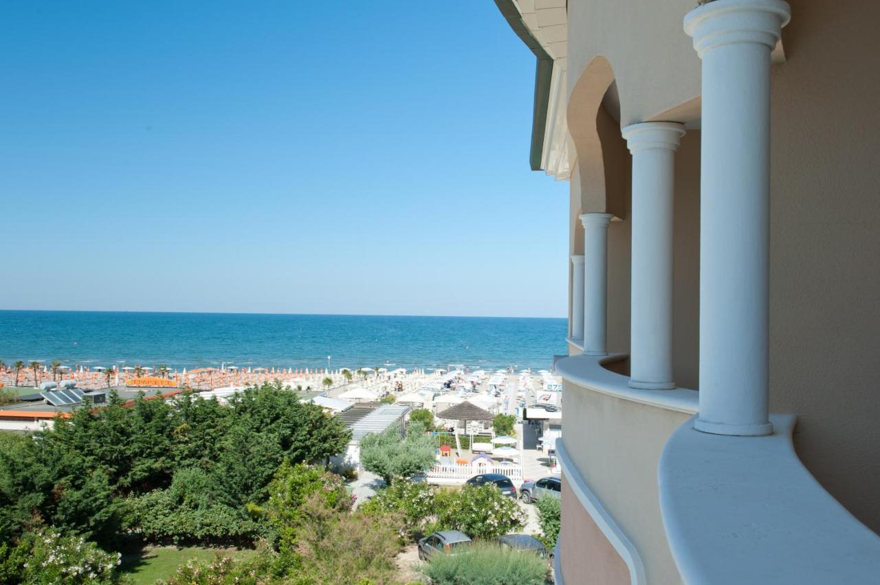 Hotel Derby Exclusive Мілано-Маріттіма Екстер'єр фото